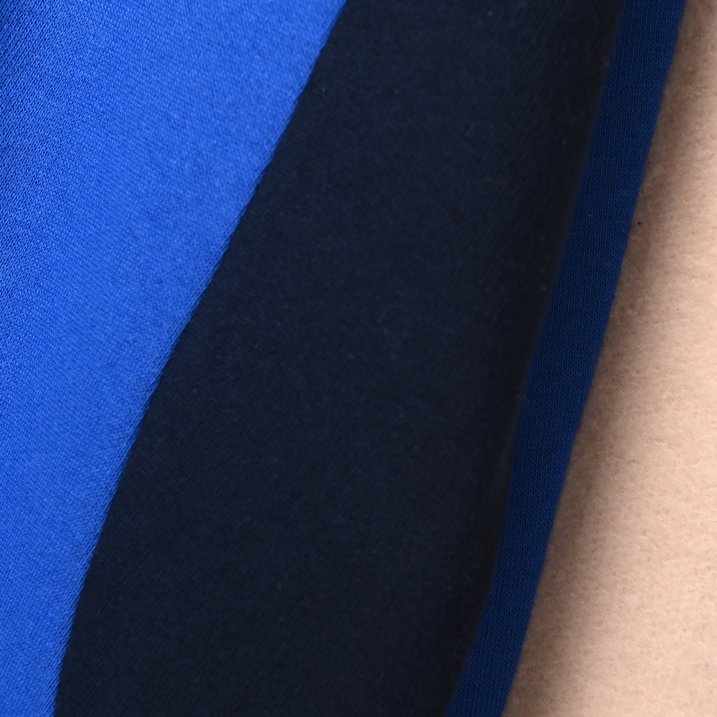SNATCH CREWNECK